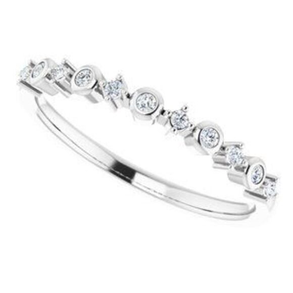 14K White 1/10 CTW Natural Diamond Ring